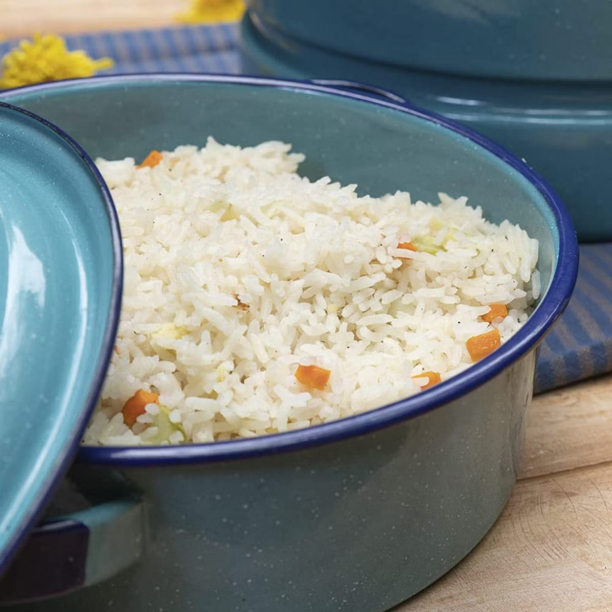 Casserole Dish – 5-Quart Casserole Dish with Lid, Durable Enamel Steel – White