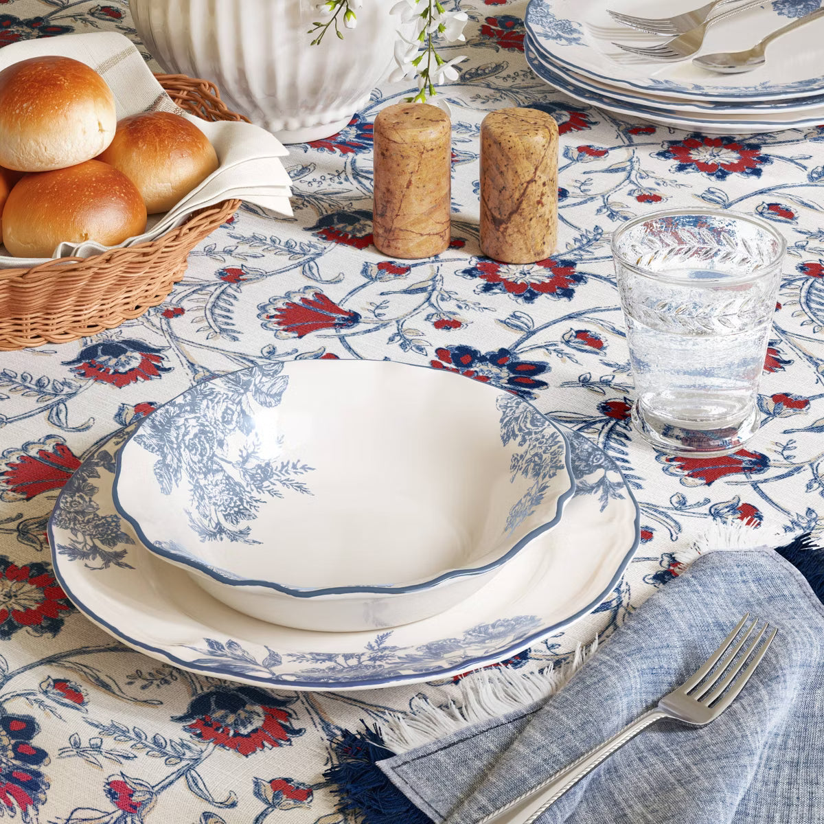 Dinner Plate – Culinvaro Stoneware Legacy Heirloom Dinner Plate Blue Floral Toile
