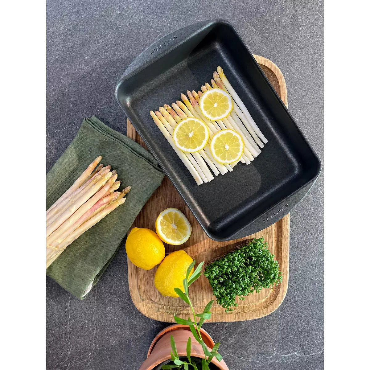 Roasting Pan – lassic 13.5" x 8.75" Roasting Pan, 3.25 Qt. – Black