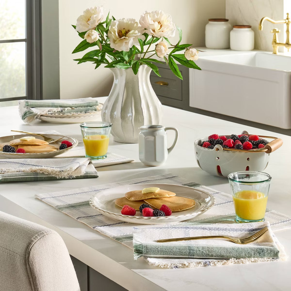 Dinner Plate – Culinvaro Set of 4 10.5" Pinched Edge Dinner Plates Sour Cream