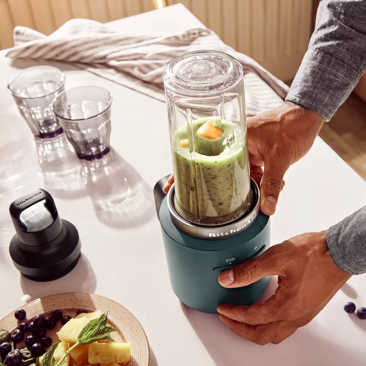 Personal Blender – Personal Blender battery sold separately – White