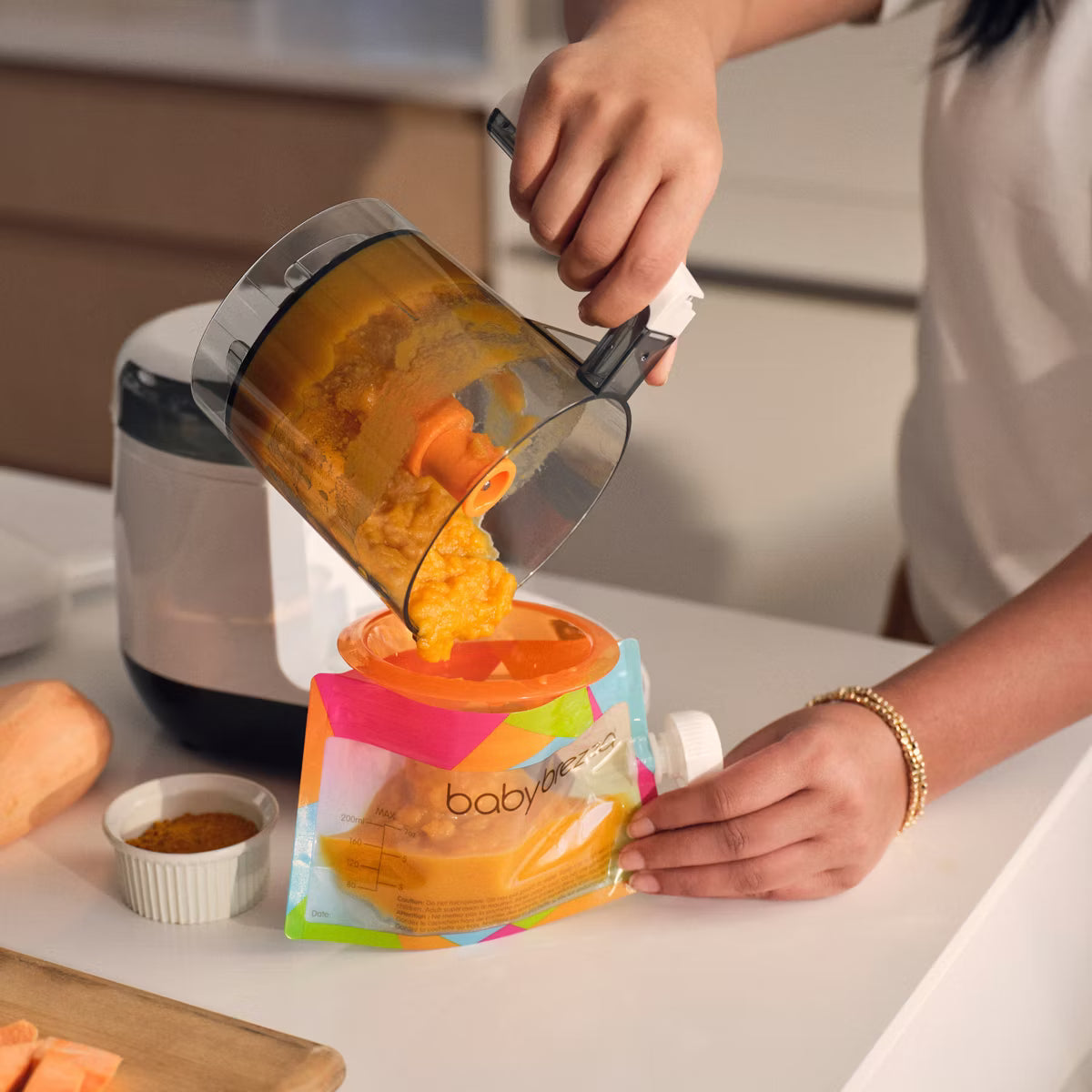 Bottle Warmer – One Step Food Maker Deluxe: Blends – White