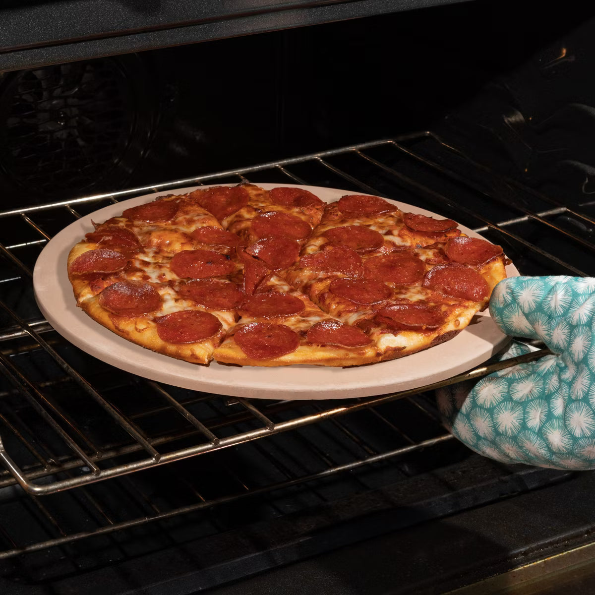Pizza Stone – Pizza Stone with Cutter and Rack – Beige