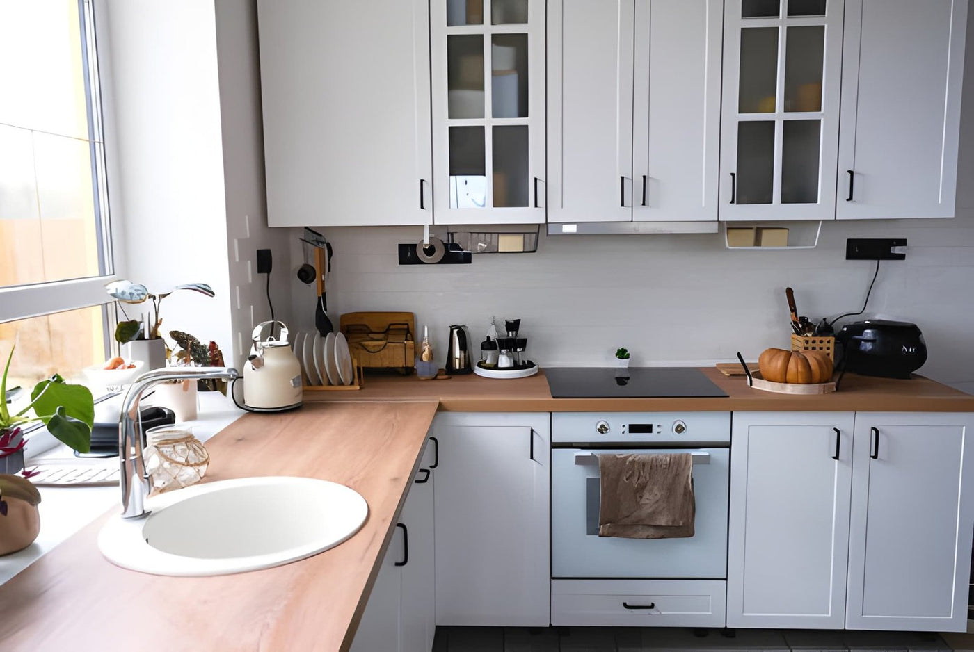 <p>Transform Your Kitchen<br/>With Premium<br/>Cookware & Appliances</p>